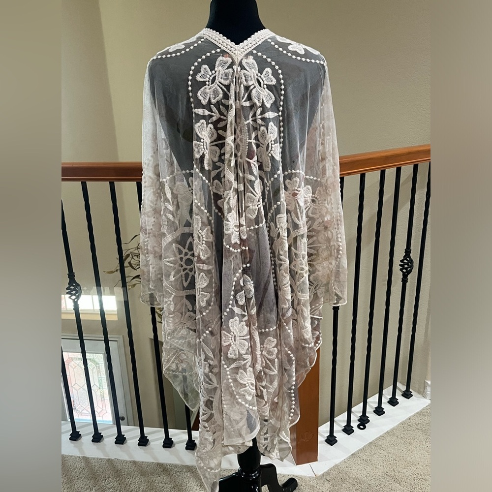 Origami FLORAL Cream Lace SHAWL CAPE, FREE SIZE, BOHO CLASSIC: - Picture 5 of 16